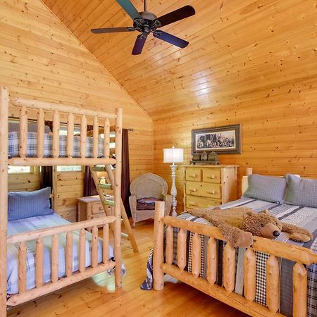 Secluded And Wooded Wears Valley Cabin With Fire Pit! Sevierville Ngoại thất bức ảnh