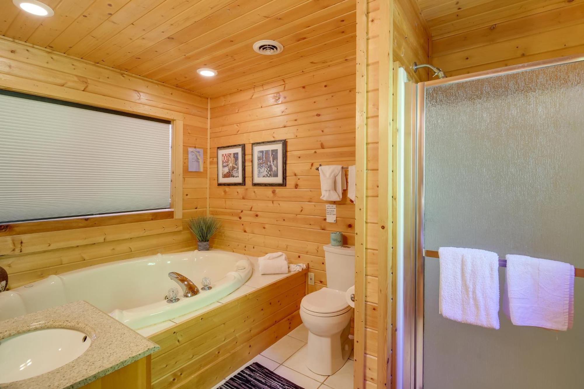 Secluded And Wooded Wears Valley Cabin With Fire Pit! Sevierville Ngoại thất bức ảnh