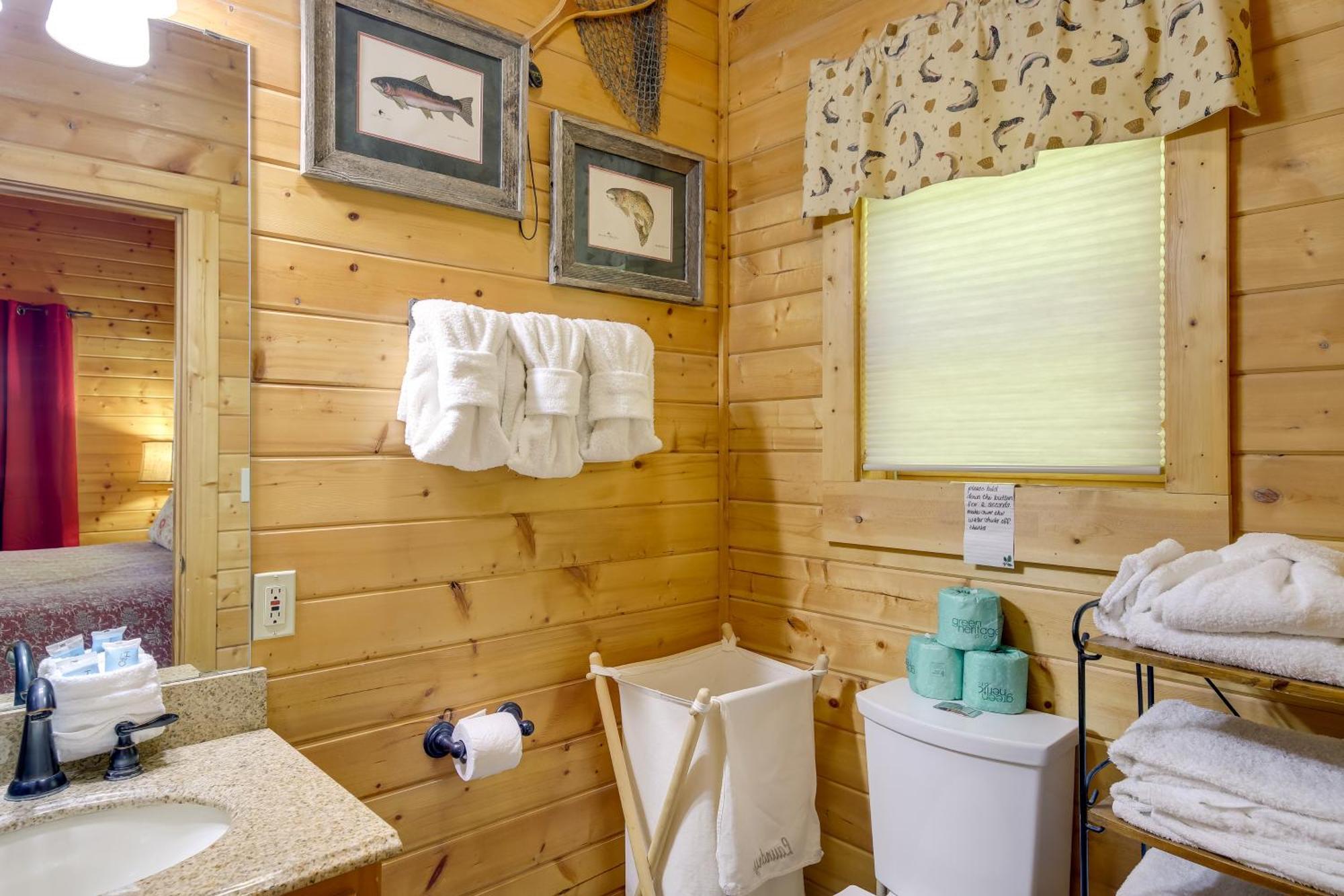 Secluded And Wooded Wears Valley Cabin With Fire Pit! Sevierville Ngoại thất bức ảnh