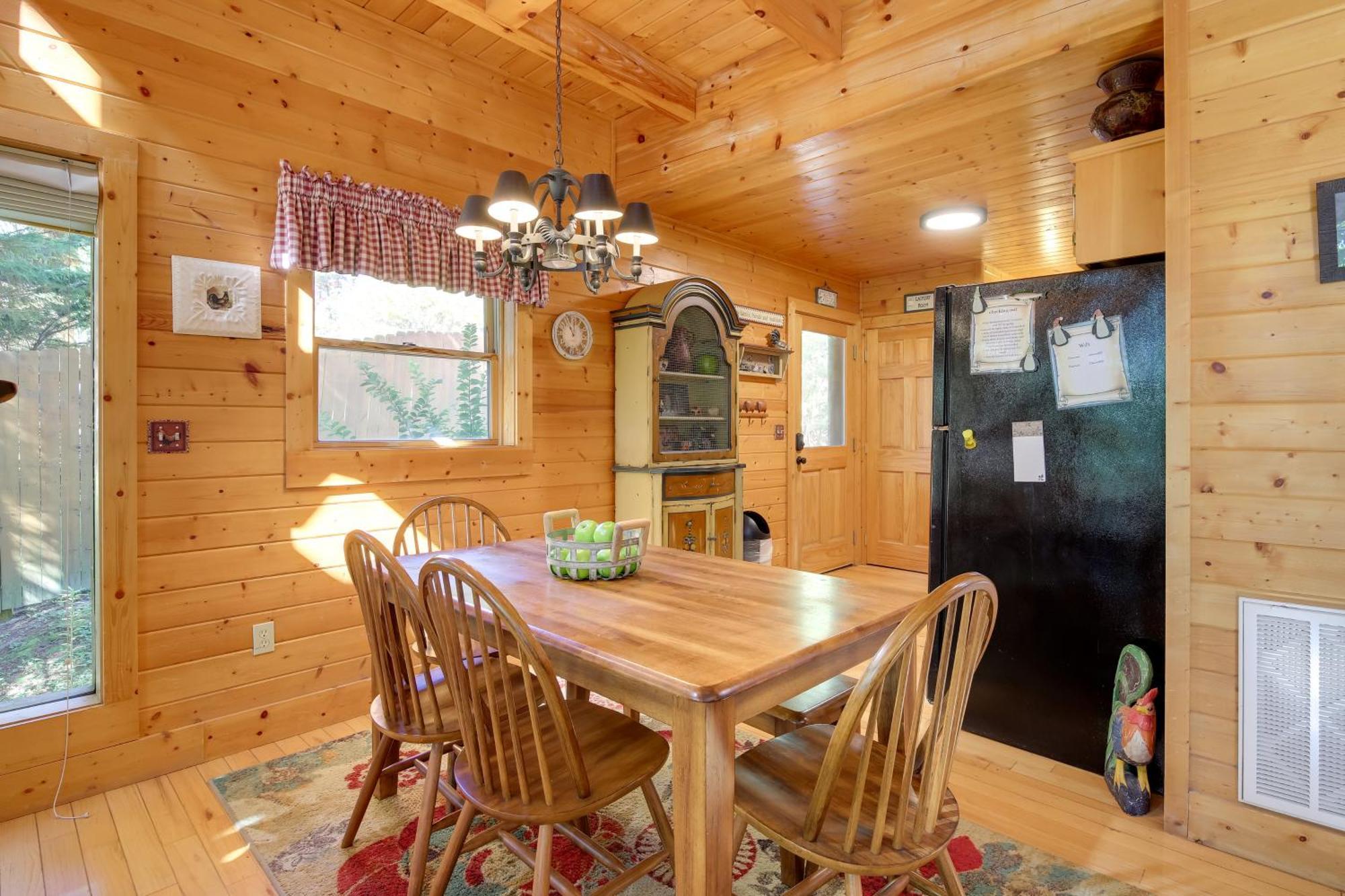 Secluded And Wooded Wears Valley Cabin With Fire Pit! Sevierville Ngoại thất bức ảnh