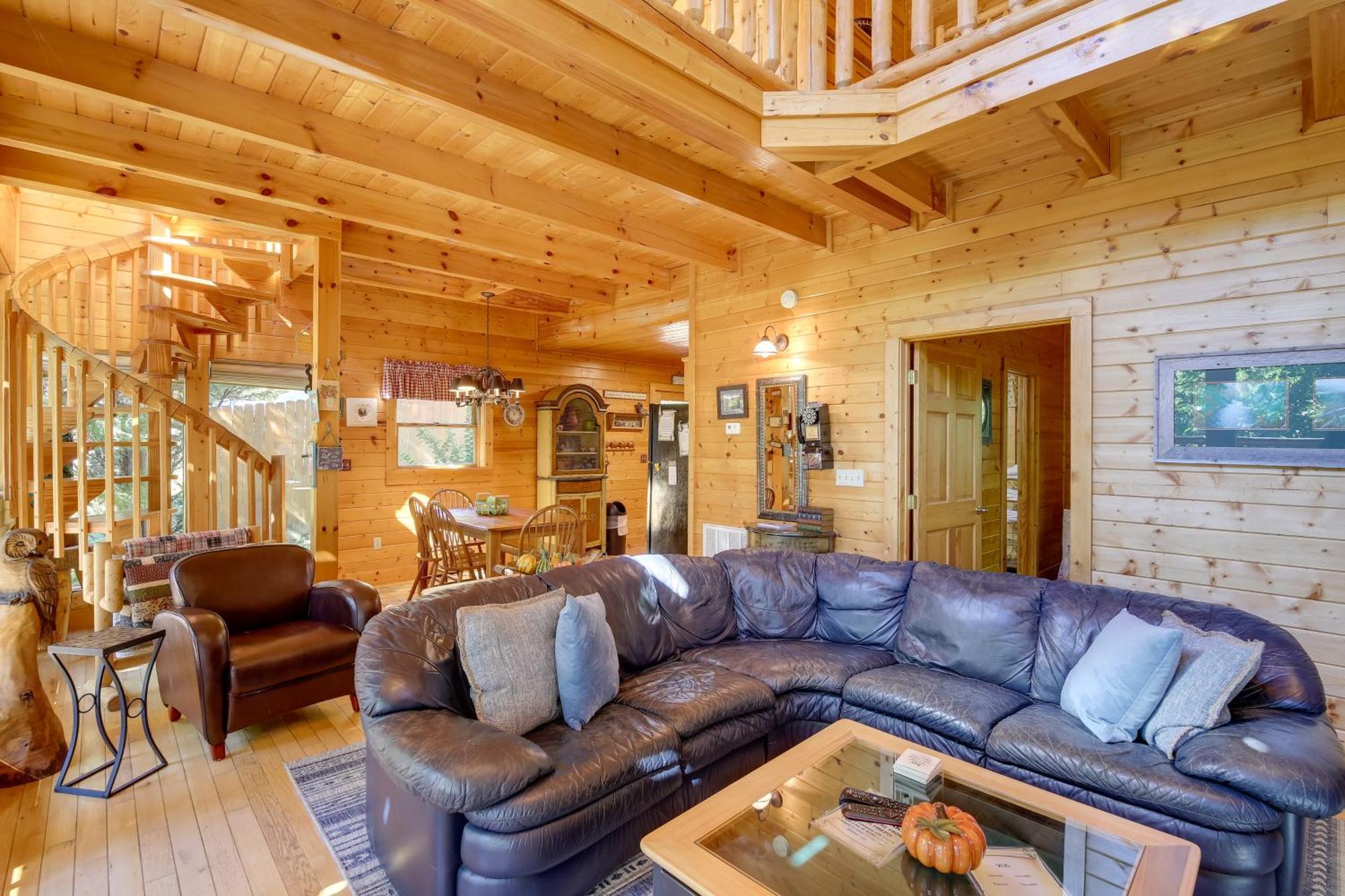 Secluded And Wooded Wears Valley Cabin With Fire Pit! Sevierville Ngoại thất bức ảnh