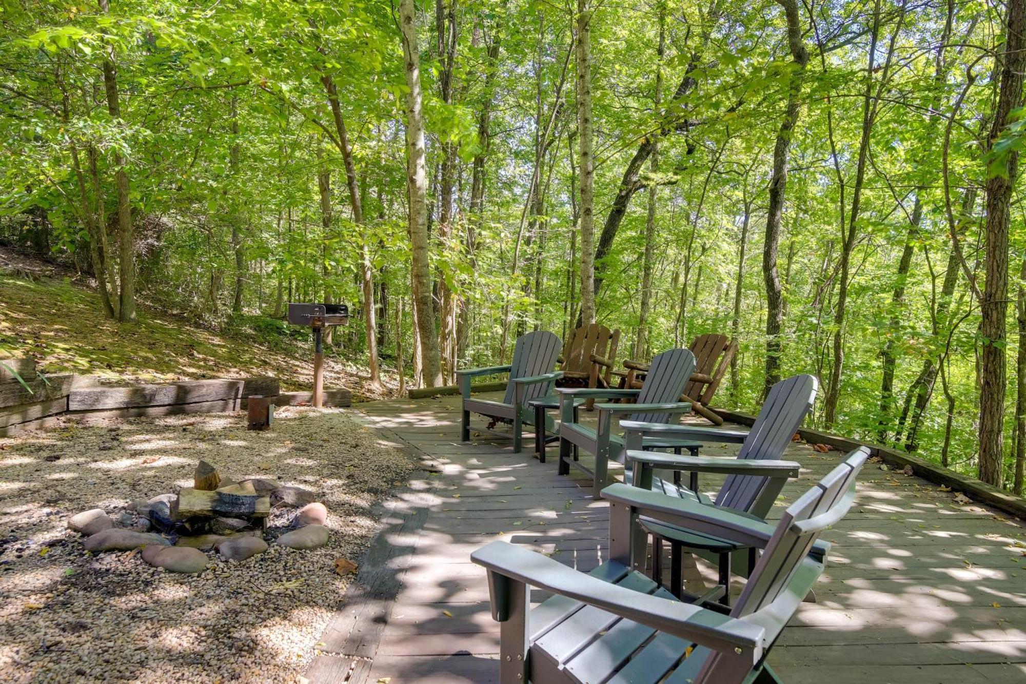 Secluded And Wooded Wears Valley Cabin With Fire Pit! Sevierville Ngoại thất bức ảnh