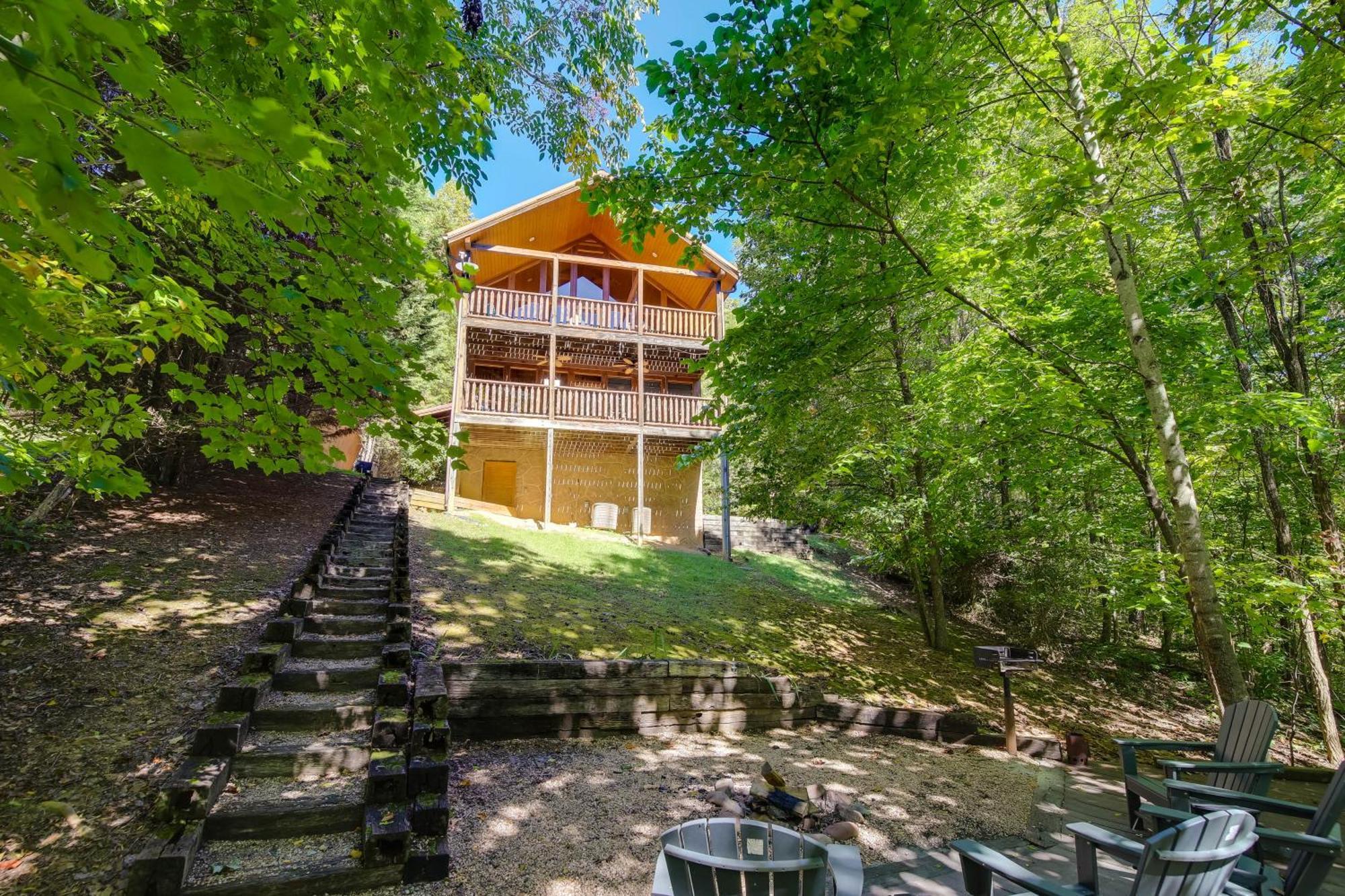 Secluded And Wooded Wears Valley Cabin With Fire Pit! Sevierville Ngoại thất bức ảnh